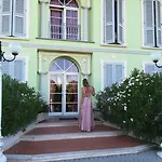 Manuela *